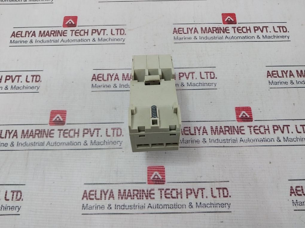 Telemecanique Gv1-g04 Terminal Contact Block 600V 50/60Hz
