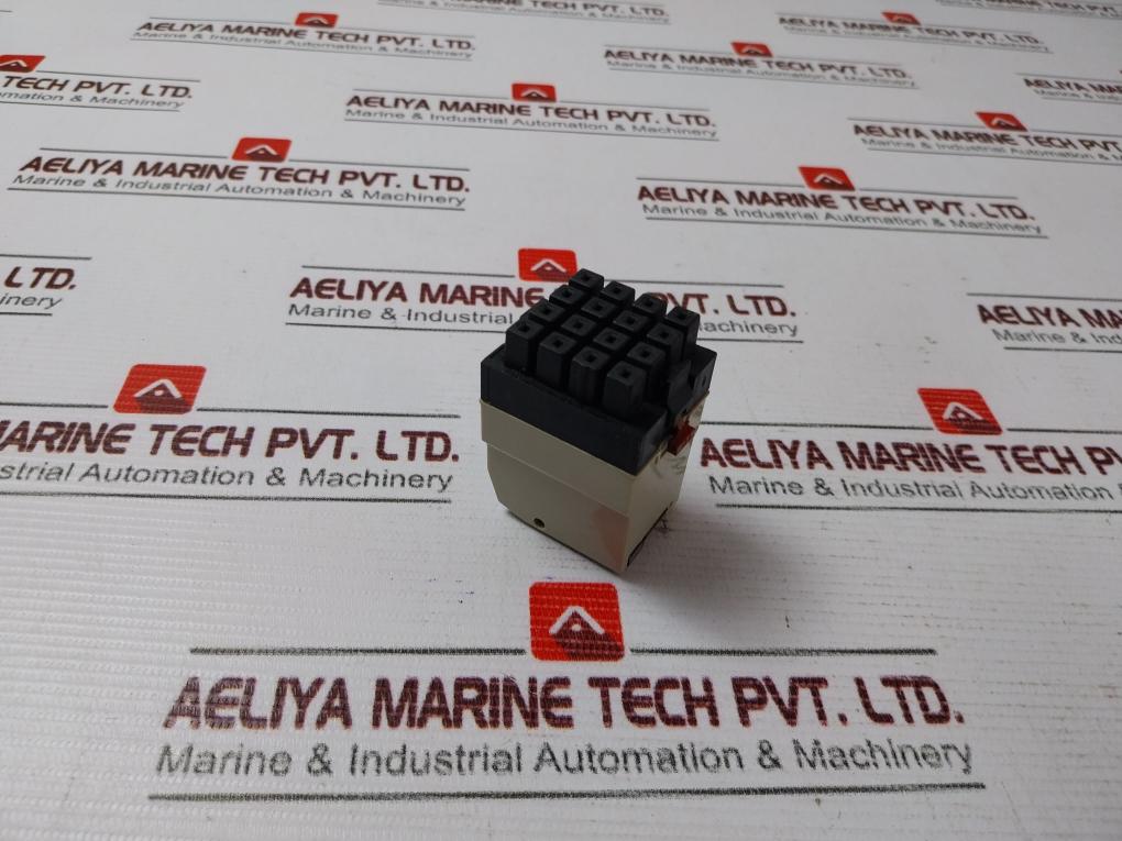 Telemecanique Rhn412B Plug In Relay 5A 250V