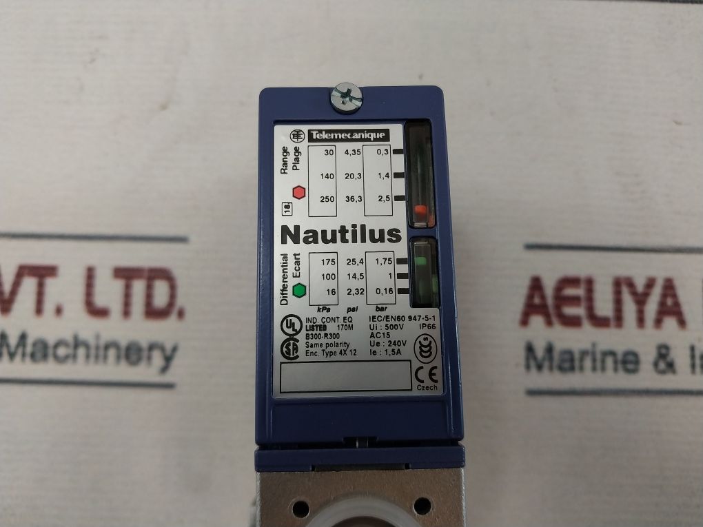Telemecanique Xml B002A2S11 Pressure Switch 240V