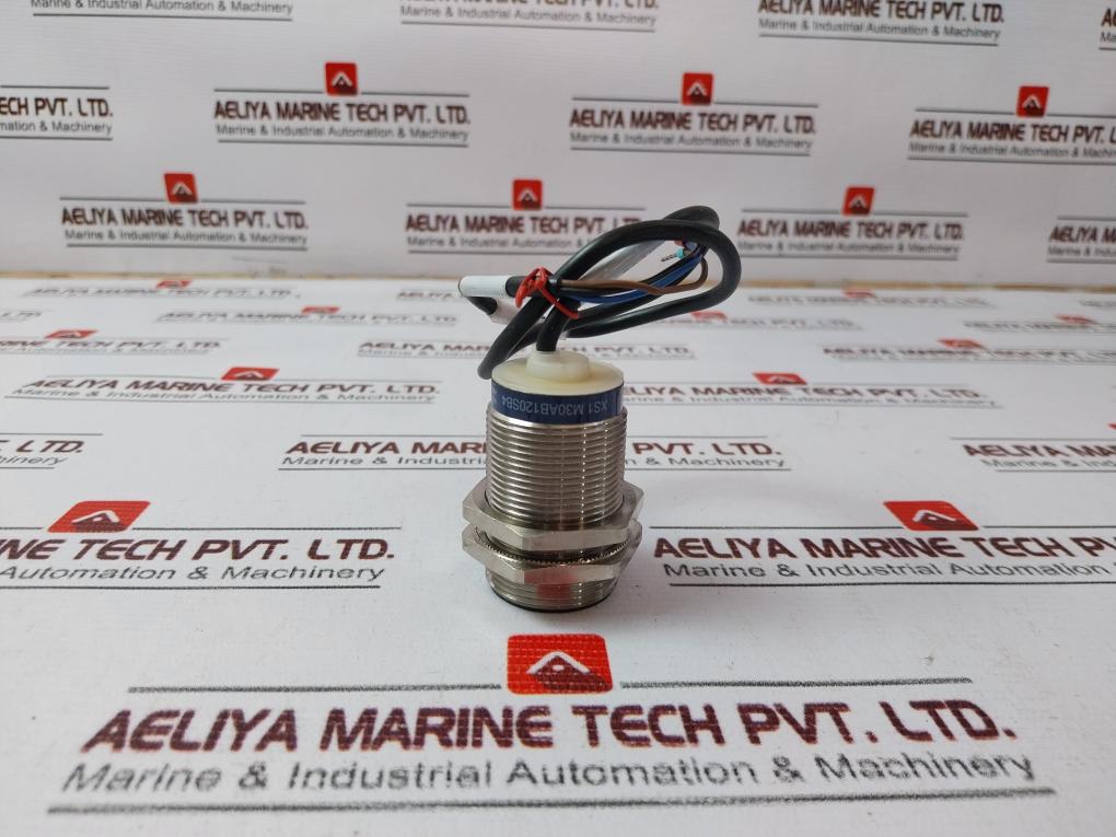 Telemecanique Xs1 M30Ab120Sb4 Proximity Sensor