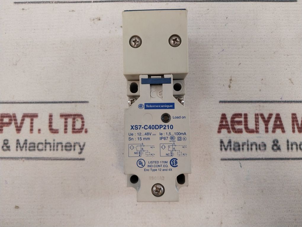 Telemecanique Xs7-c40Dp210 Proximity Sensor