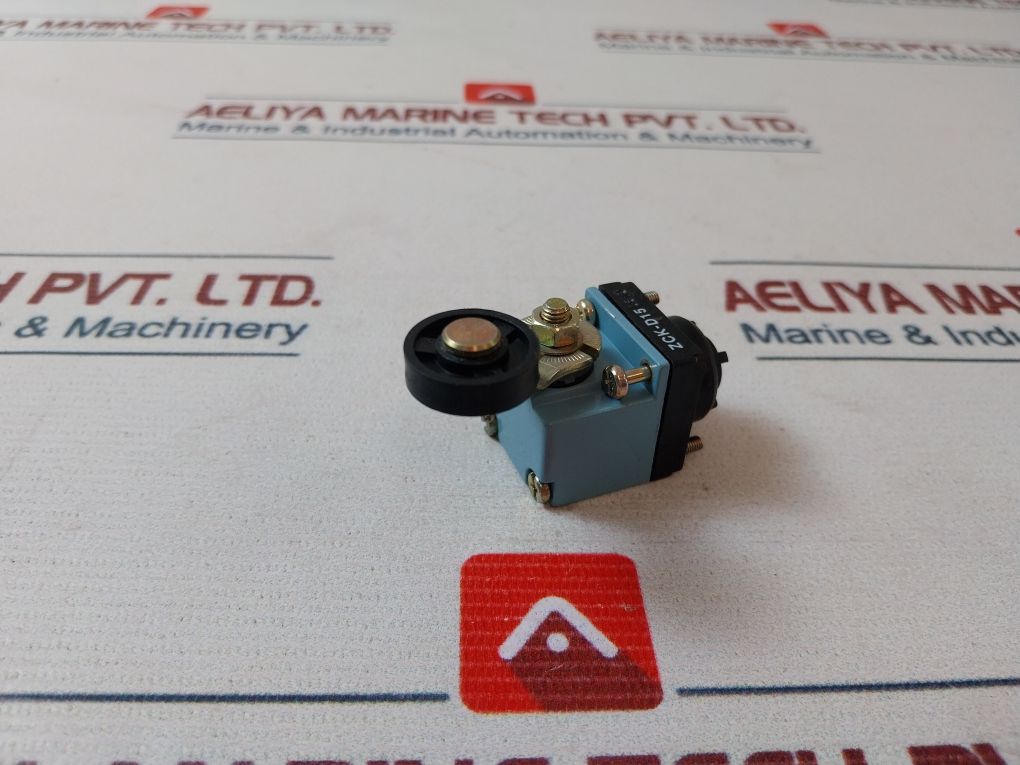 Schneider Telemecanique Zck-d15 Limit Switch-thermoplastic Roller Lever