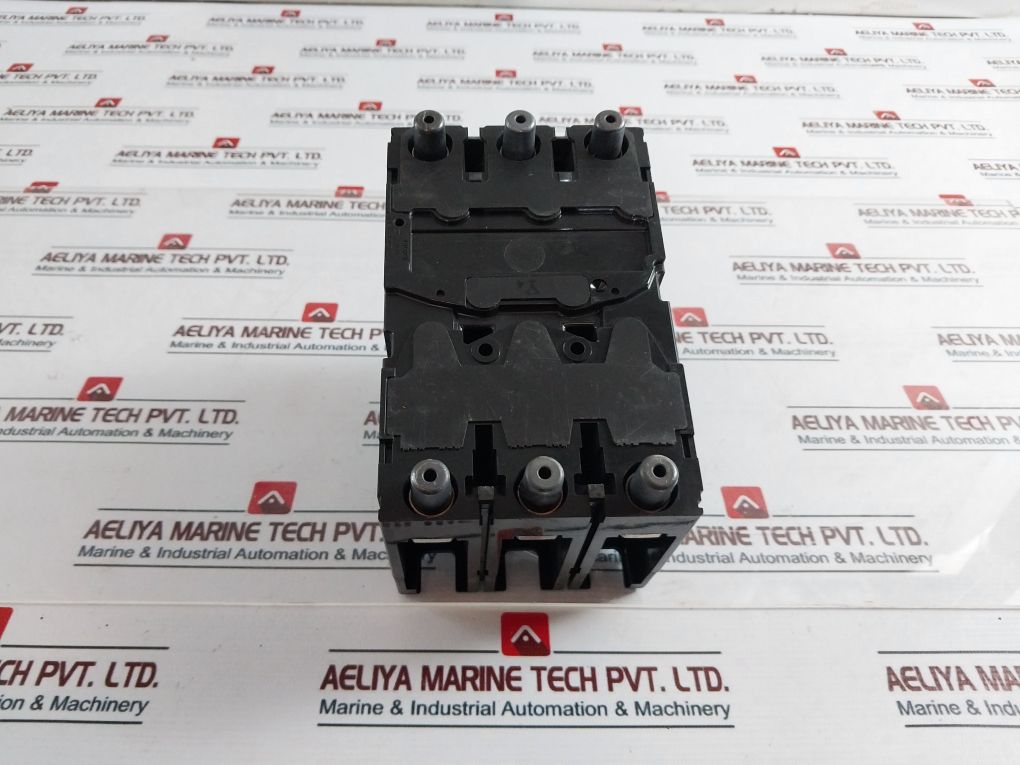 Terasaki Xh225Ns 3 Pole Circuit Breaker 150A Ac690V 50~60Hz