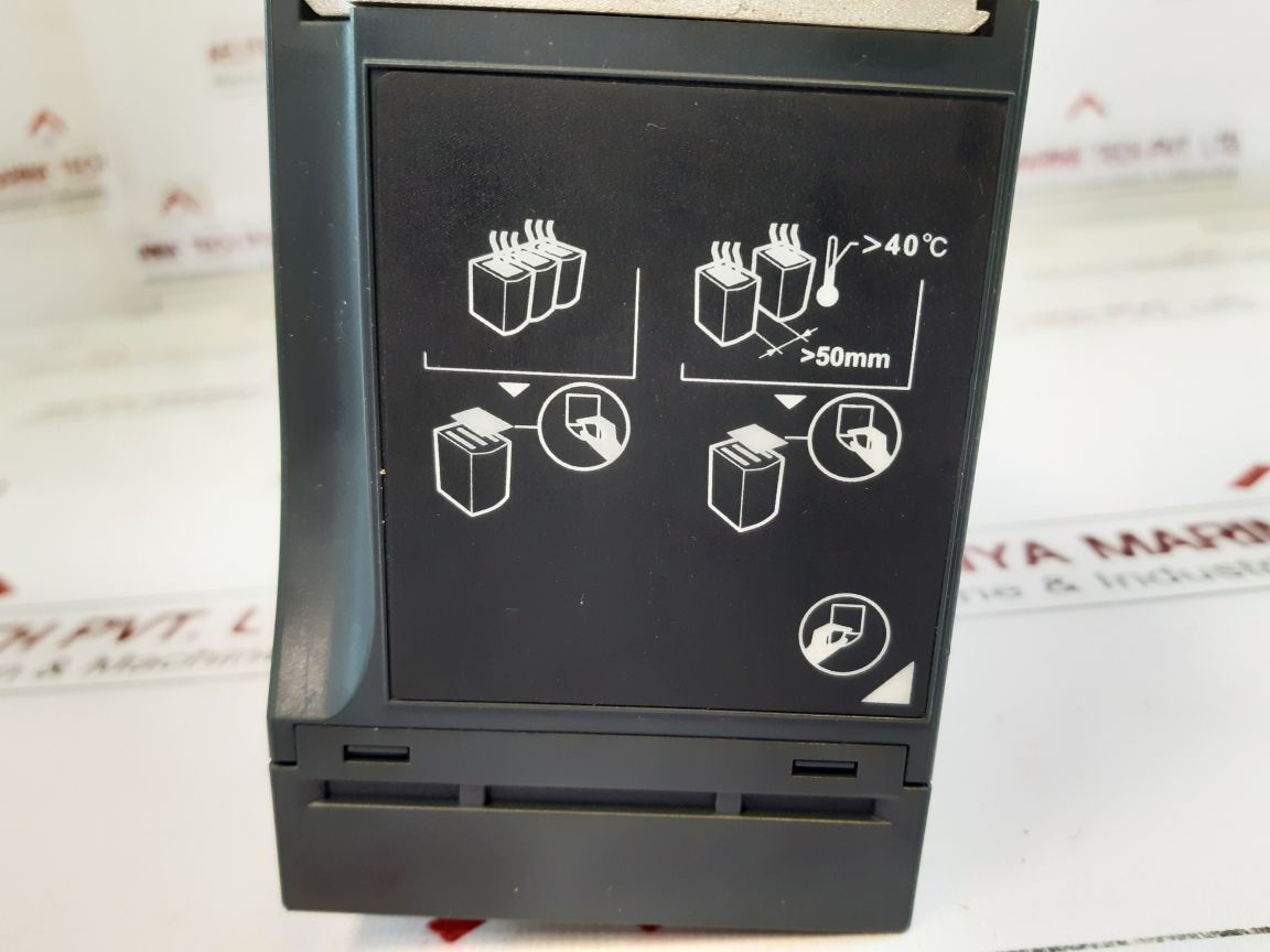 Toshiba Vf-s15 Transistor Inverter Vfs15S-2004Pl-w1,0.4Kw-1.3Kva-0.5Hp