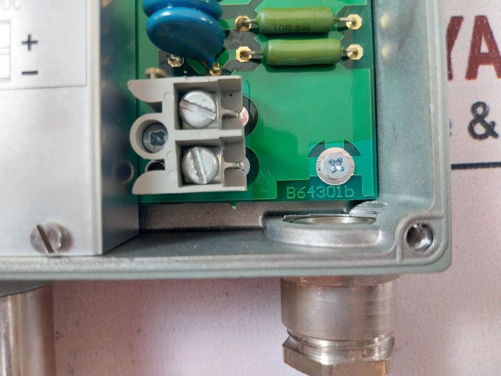 Trafag 8202.77.2210 Pressure Transmitter 4-20Ma