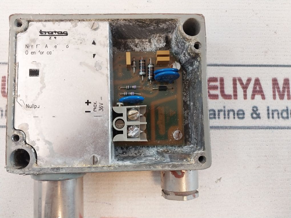 Trafag 8202 Pressure Transmitter 0…300 Bar