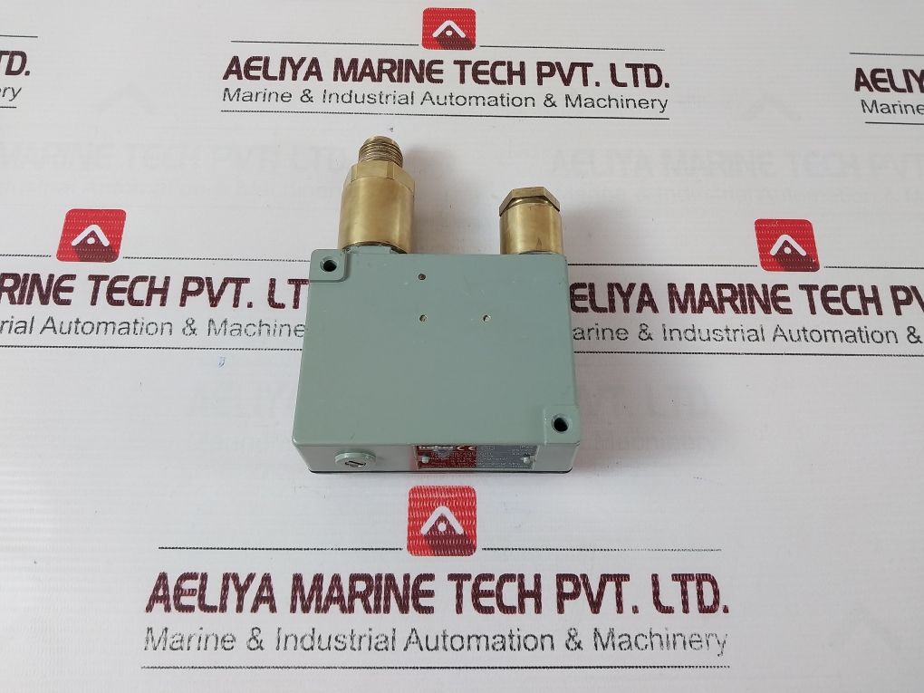 Trafag 900.2377.904 Pressure Switch Ip65 250V Ac