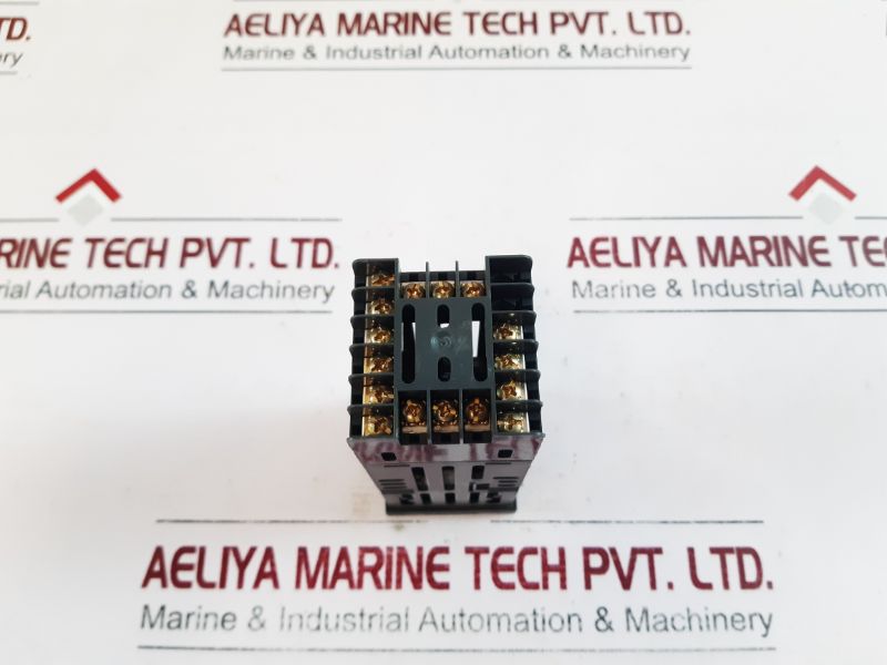 West 6700+ Temperature Controller P6700