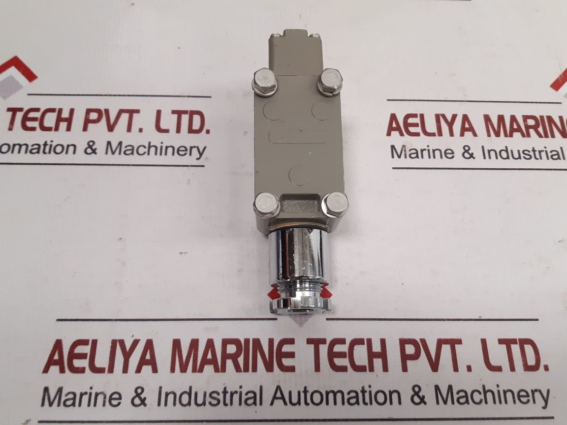 Yamatake 1Ls2-jm Limit Switch