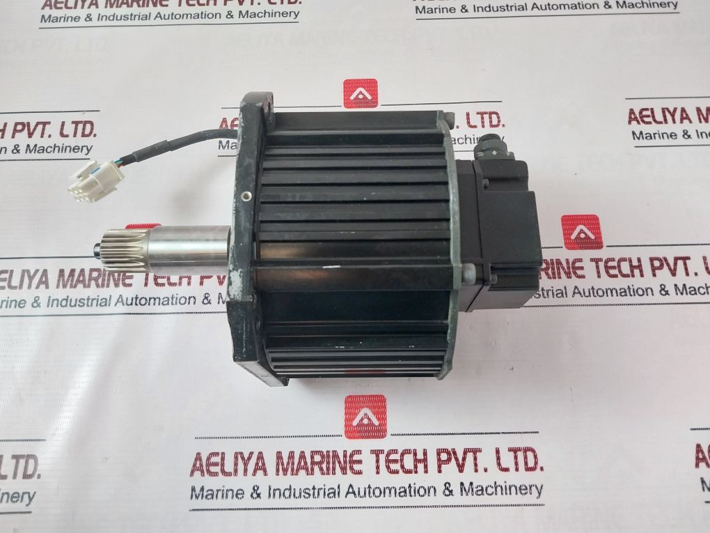 Yaskawa Electric Sgmrs-12A2B-yr11 Ac Servo Motor 200 V