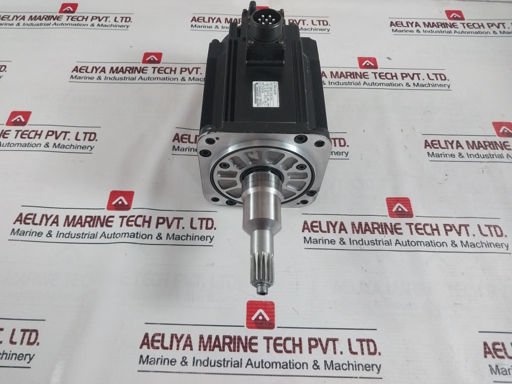 Yaskawa Electric Sgmrs-13A2A-yr11 Ac Servo Motor 1300 W 1500 R/Min (Not Working)