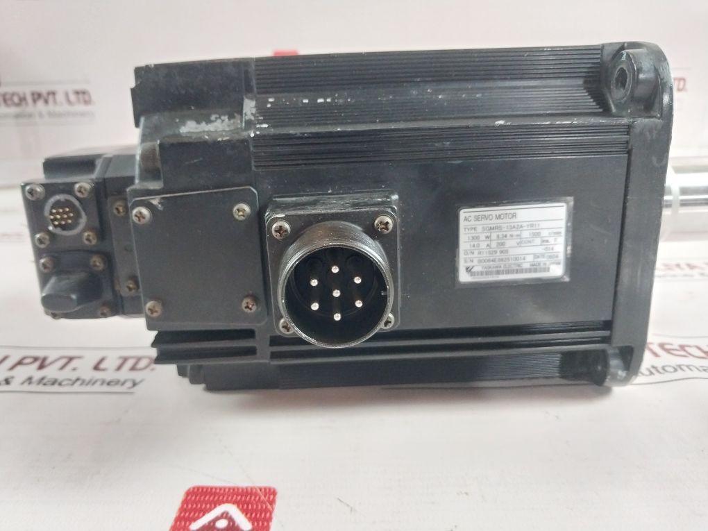 Yaskawa Electric Sgmrs-13A2A-yr11 Ac Servo Motor 1300 W 1500 R/Min (Not Working)