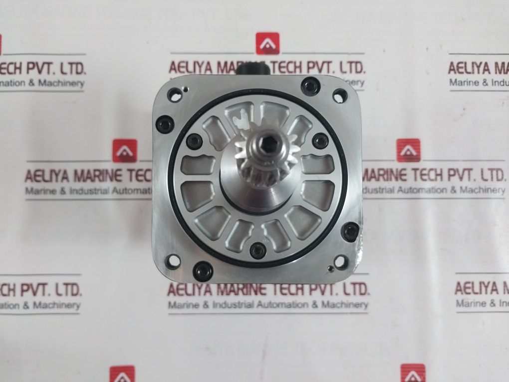 Yaskawa Electric Sgmrs-13A2A-yr11 Ac Servo Motor 1300 W 1500 R/Min (Not Working)