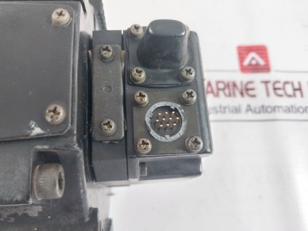 Yaskawa Electric Sgmrs-13A2A-yr11 Ac Servo Motor 1300 W 1500 R/Min (Not Working)