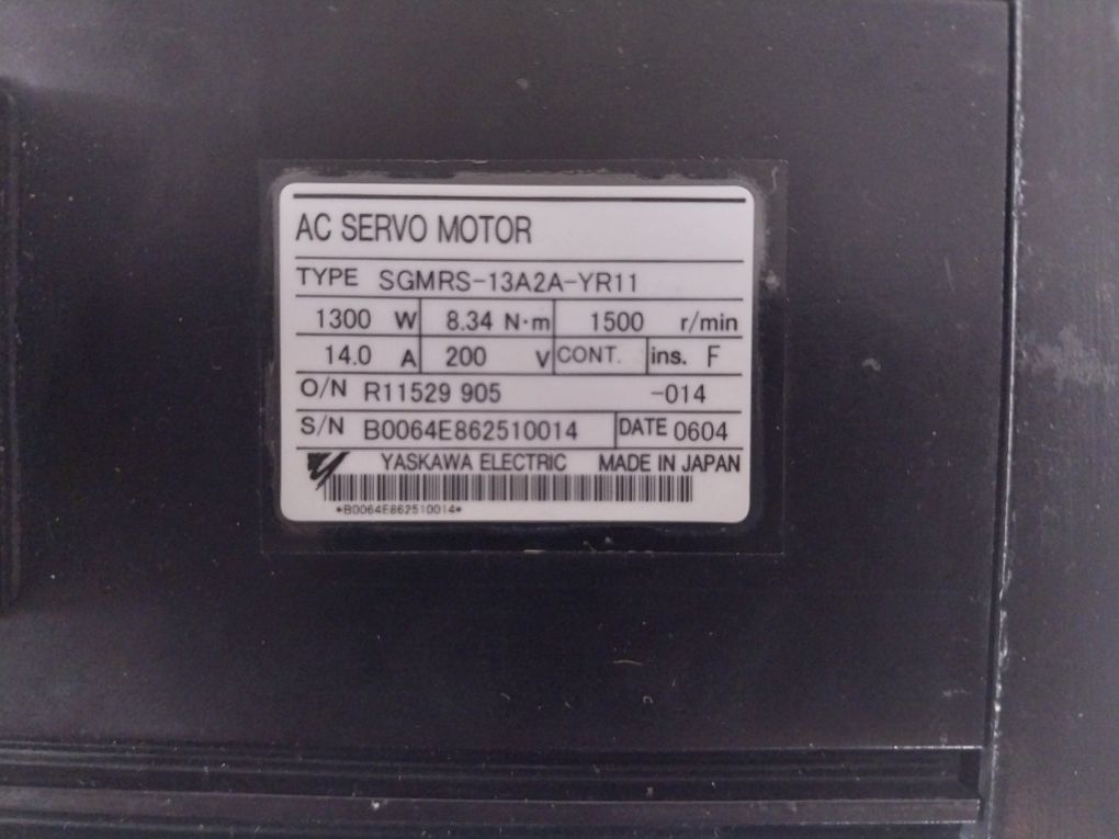 Yaskawa Electric Sgmrs-13A2A-yr11 Ac Servo Motor 1300 W 1500 R/Min (Not Working)