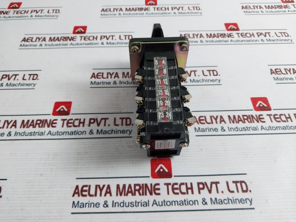Yongsung 8406 Cam Switch 10A 250Vac