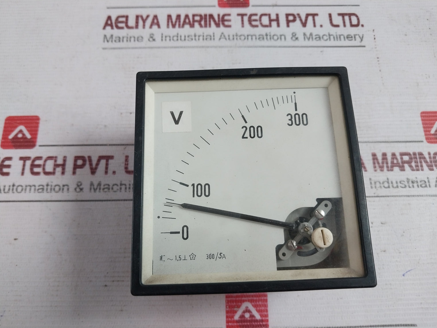 0-300V 300/5A Analog Voltmeter 5-55Hz