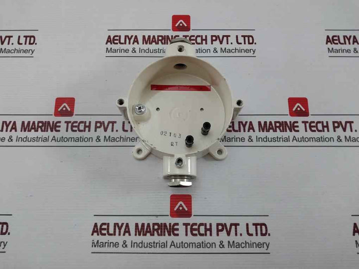 02103 Rt Detector Base Mounting Socket