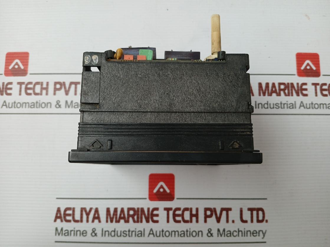 0 To 10 ∞MΩ Analog Panel Meter Internal Resistance(Ri)-220Kohm Brand Deif 300V 10A