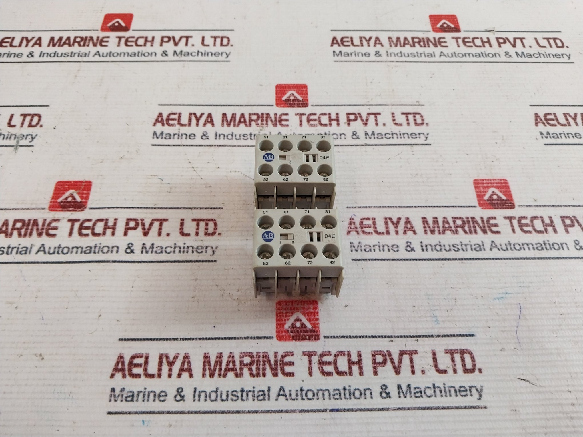 Allen-bradley 100-kfa04E Auxiliary Contact Block 10A 600Vac Ser: A