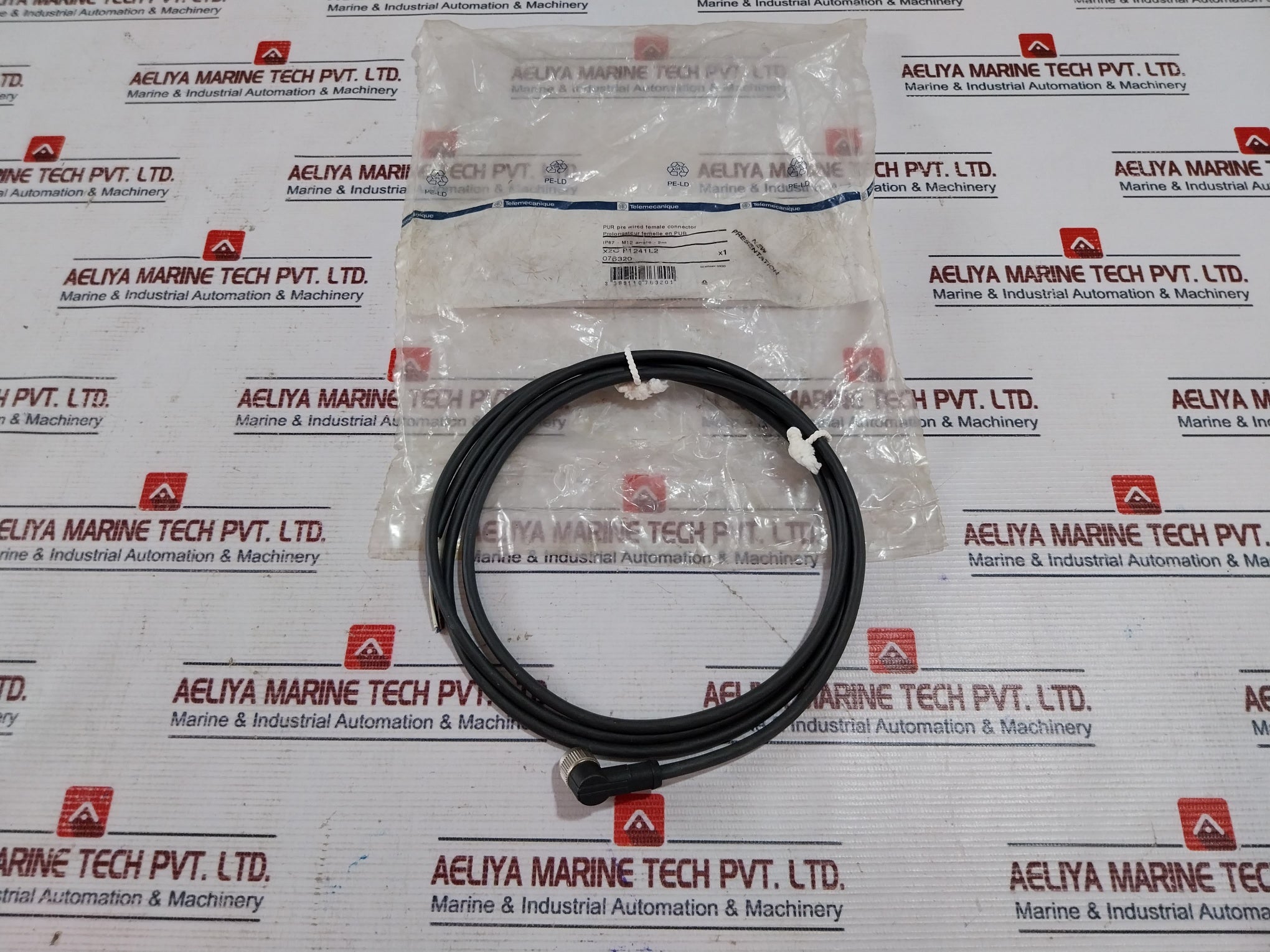 Telemecanique Xzc P1241L2 2M Wired Female Connector Ip67