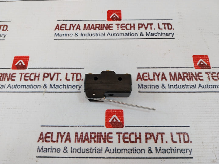 Honeywell Bzc-2Rw80-a2 Industrial Snap Action Switch, Hinge, Lever 15A/600Vac