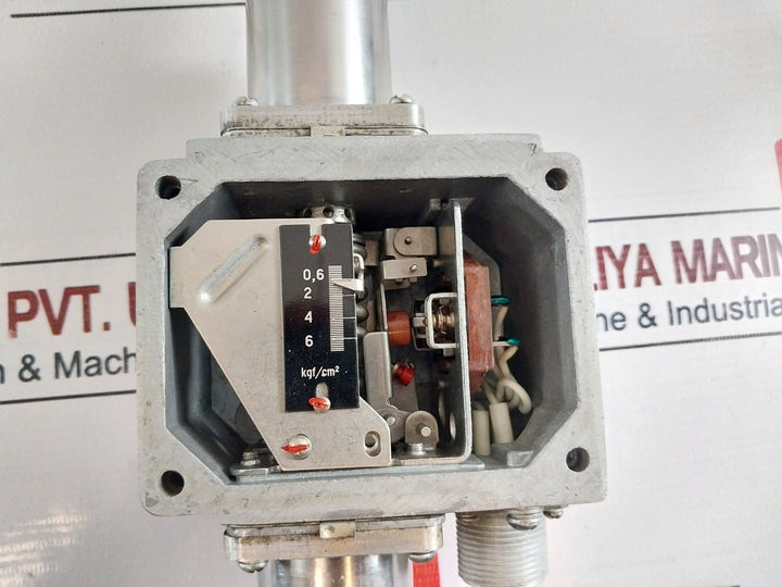 ???-1-??5-03? 0,6...6 Kgf/Cm2 Pressure Difference Relay Sensor