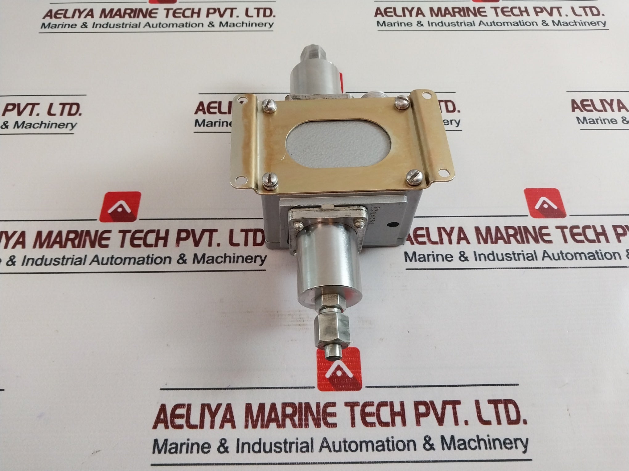 ???-1-??5-03? 0,6...6 Kgf/Cm2 Pressure Difference Relay Sensor