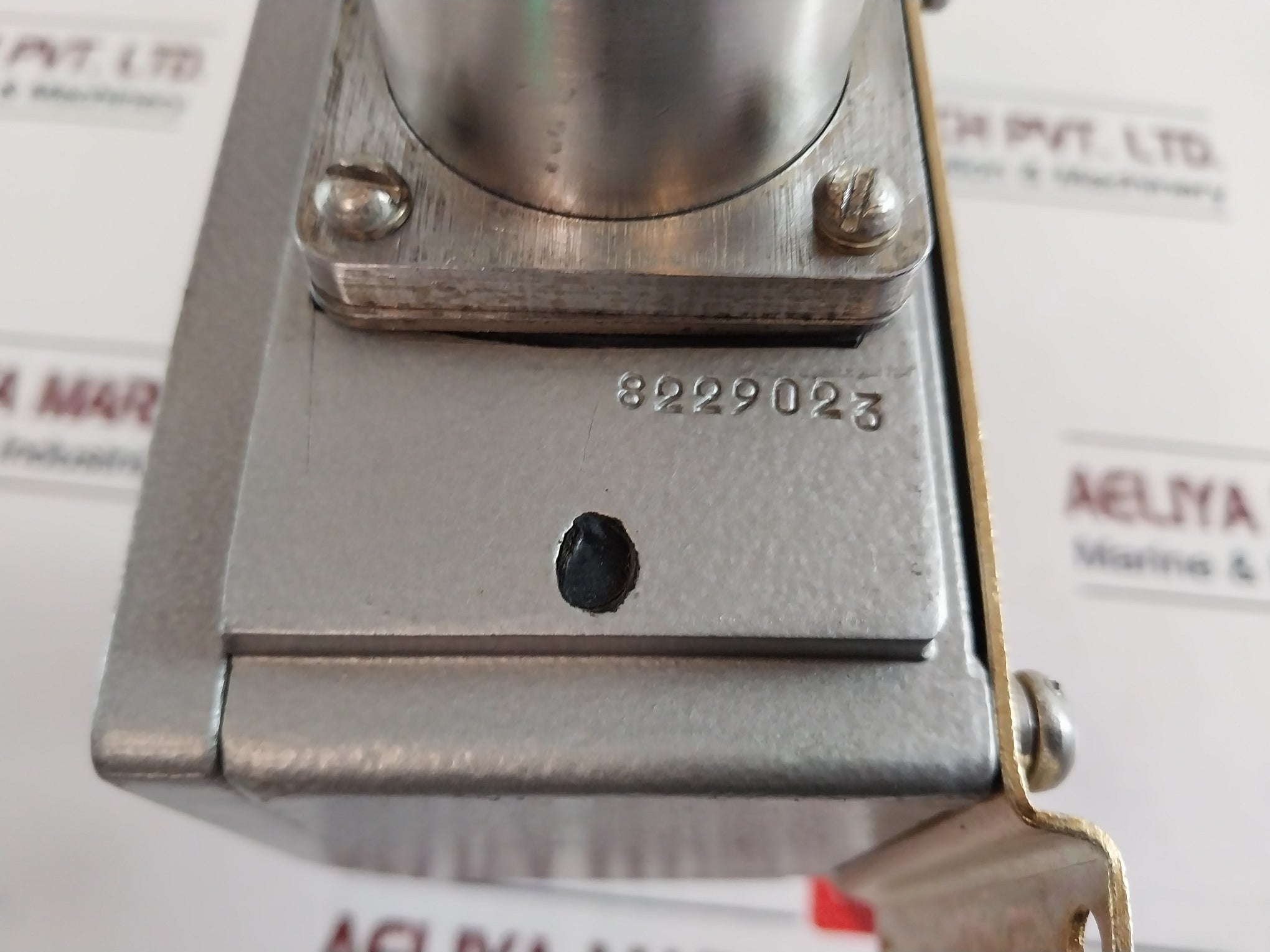 ???-1-??5-03? 0,6...6 Kgf/Cm2 Pressure Difference Relay Sensor