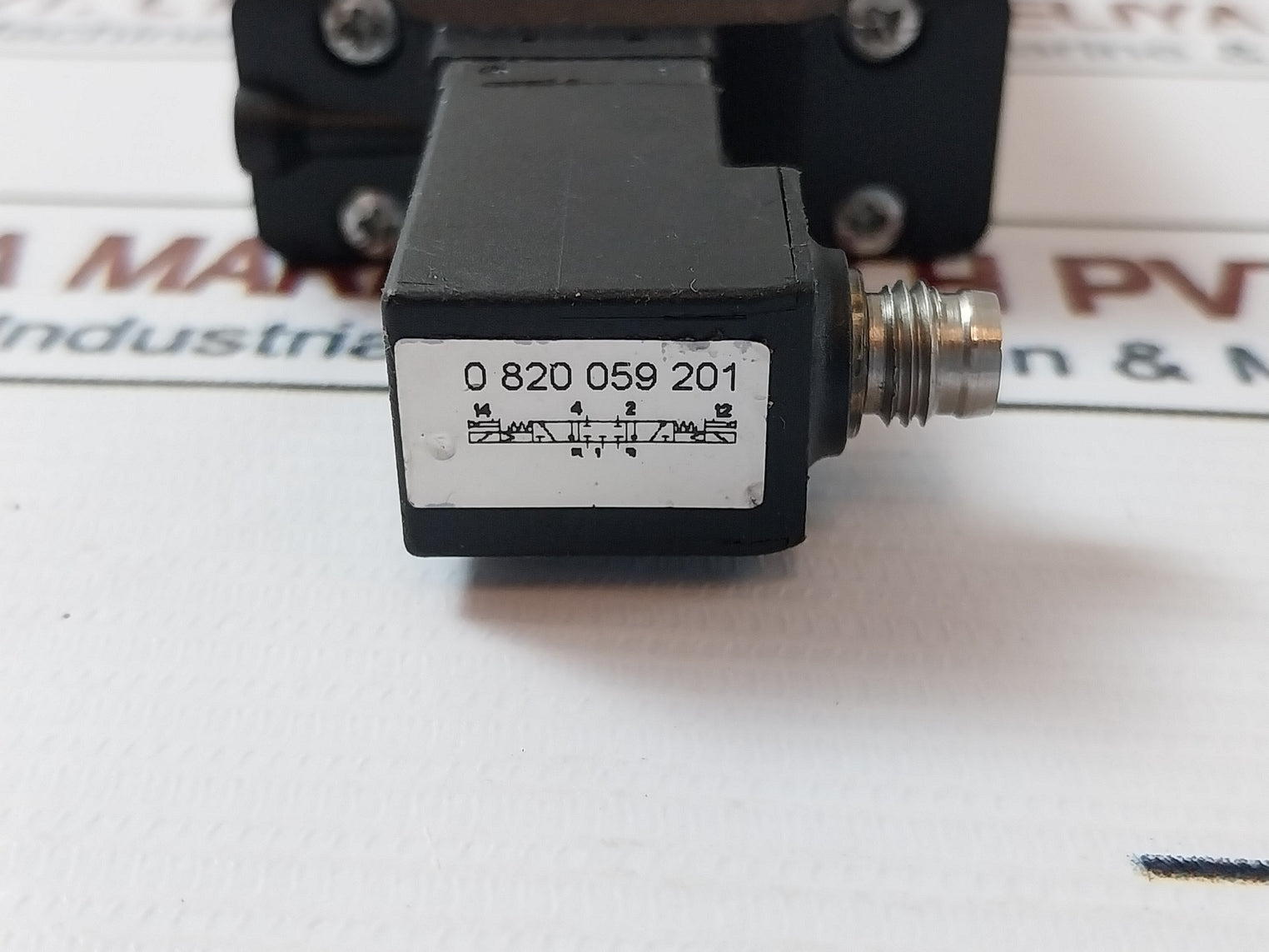 Rexroth R 422 000 047 Pneumatic Directional Control Valve 24V Dc 2.2 W 10 Bar