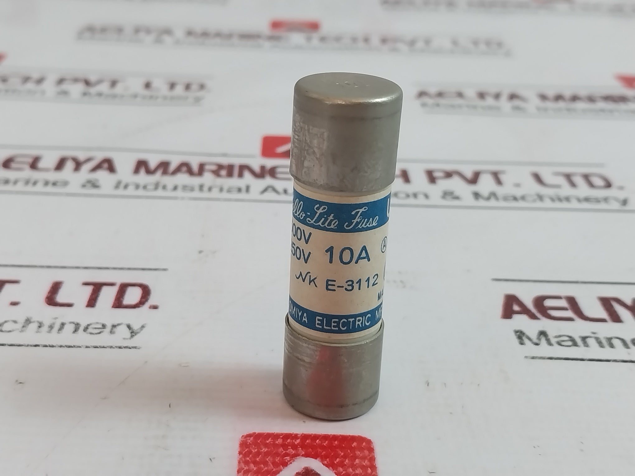 Lot of 10X Utsunomiya UC1 Cello-Lite Fuse 10A AC500V DC250V, 16D-000-003