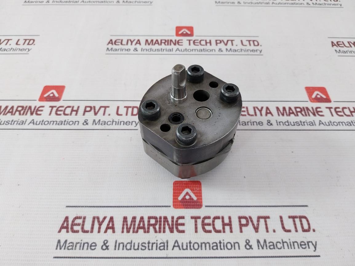 100144/12 8/85 Flow Gear Pump