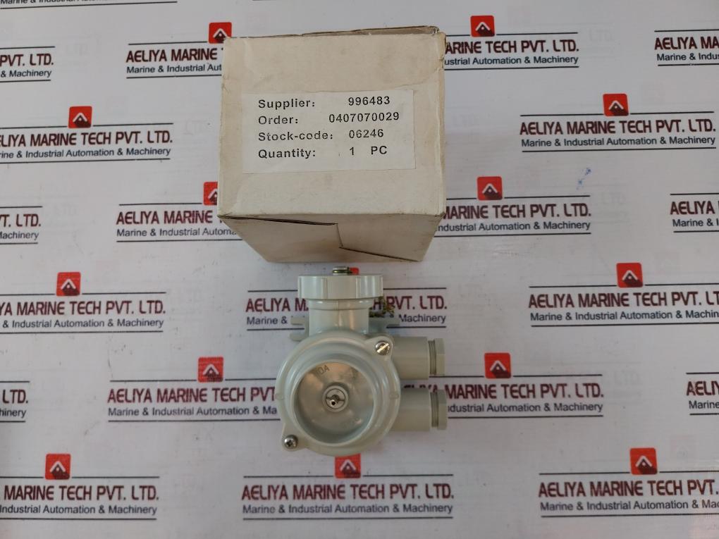 10A 250V Ip56 Socket With Switch