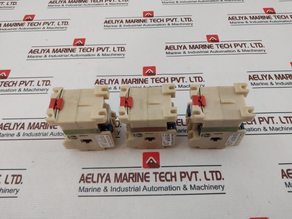 Пм12-010100 Ухл 4б Contactor 220V 50Hz