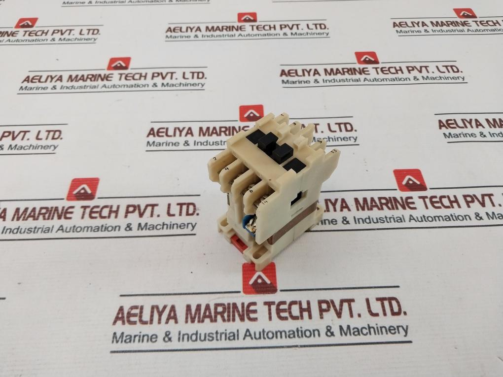 Пм12-010100 Ухл 4б Contactor 220V 50Hz