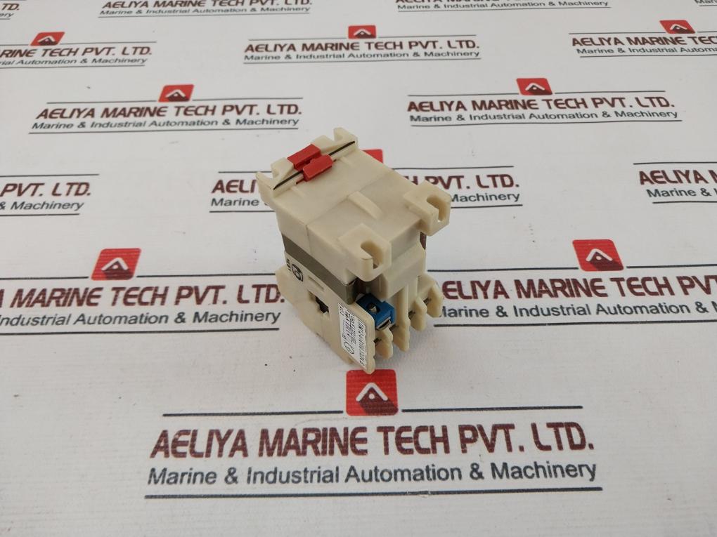 Пм12-010100 Ухл 4б Contactor 220V 50Hz