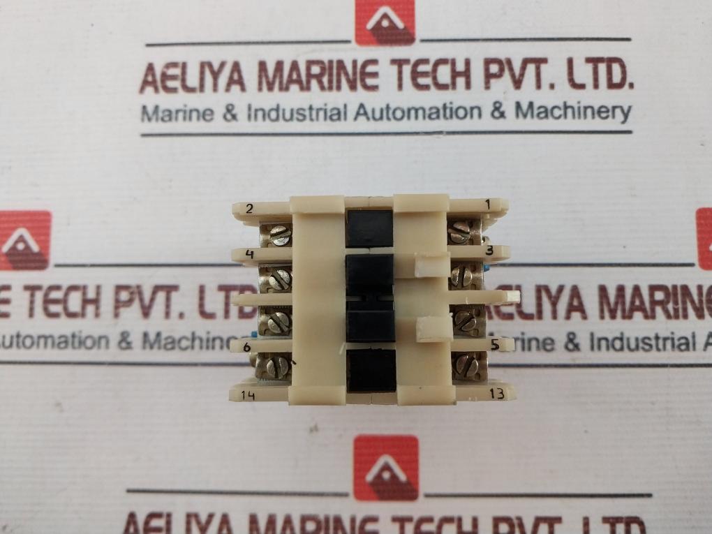 Пм12-010100 Ухл 4б Contactor 220V 50Hz