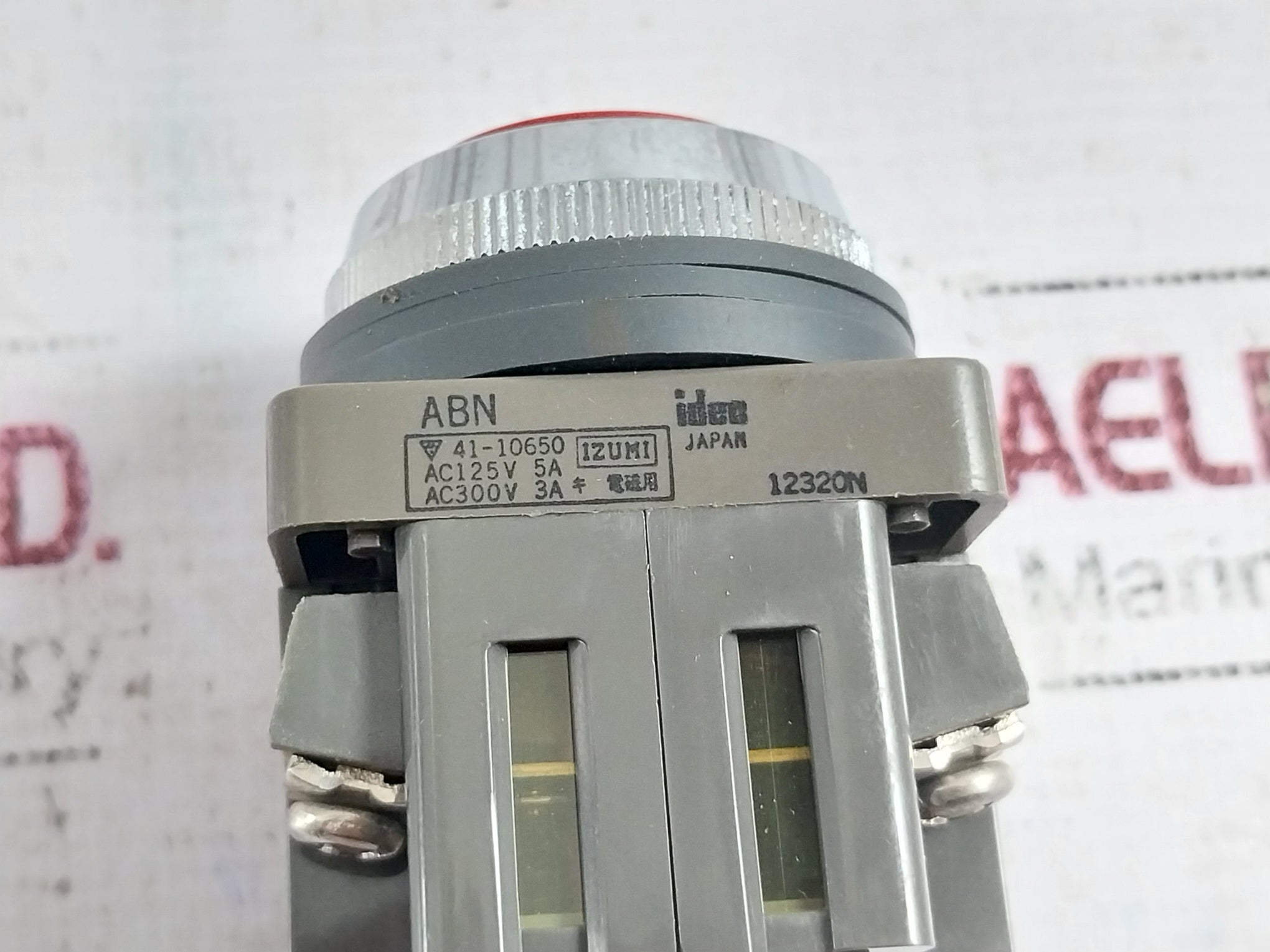 Idec Abn111-r Push Button Switch 41-10650 Ac125V 5A Ac300V 3A