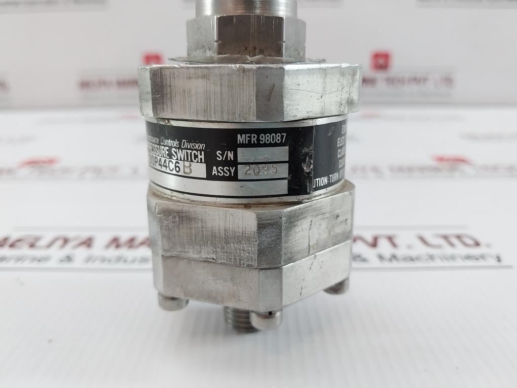 130P44C6 B 1000 Psig Adjustable Pressure Switch Brand Itt