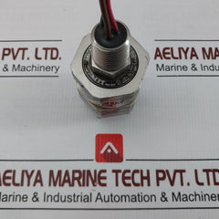 130P44C6 B 1000 Psig Adjustable Pressure Switch Brand Itt