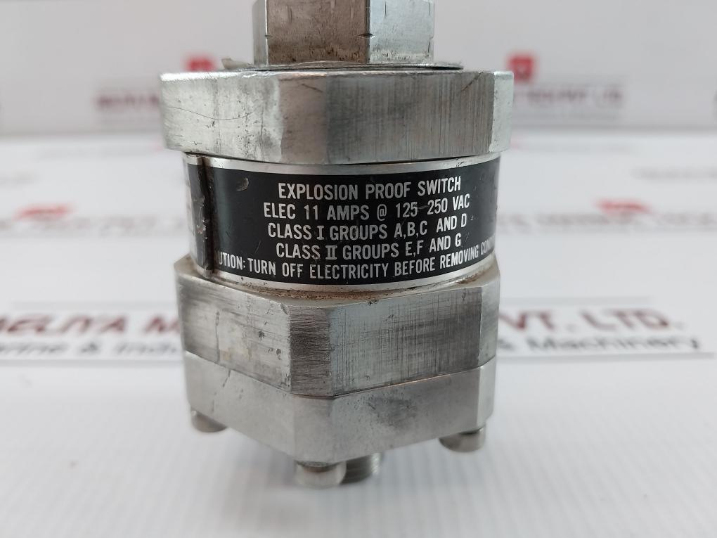 130P44C6 B 1000 Psig Adjustable Pressure Switch Brand Itt
