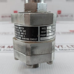130P44C6 B 1000 Psig Adjustable Pressure Switch Brand Itt