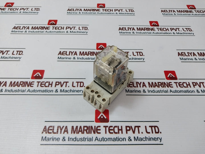 Siemens V23100V9113F206 Plug-in Relay With Base 10A 250V