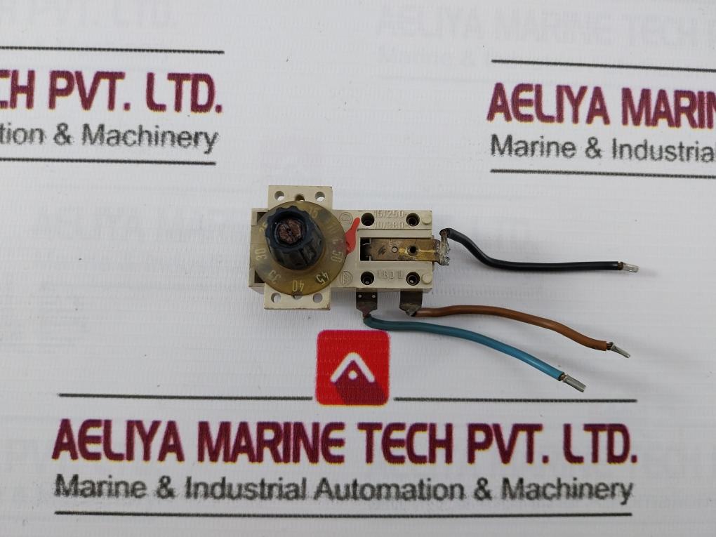 143171 Panel Mount Thermostat 16/250 10-50 C