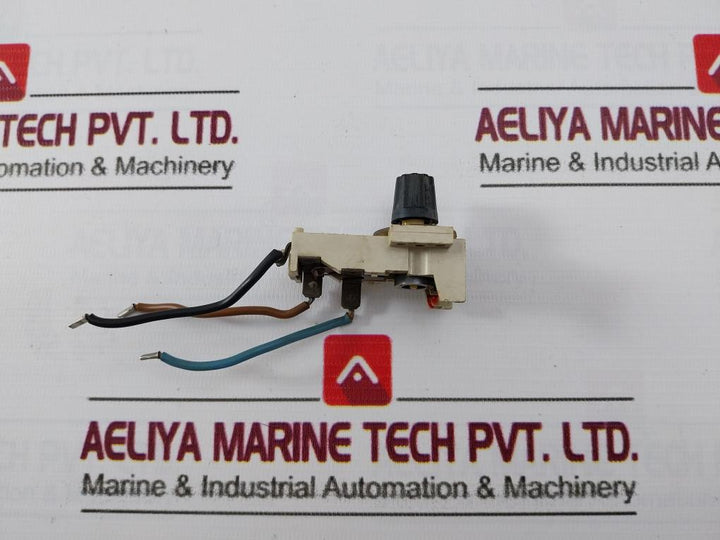 143171 Panel Mount Thermostat 16/250 10-50 C