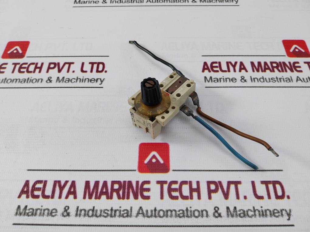 143171 Panel Mount Thermostat 16/250 10-50 C