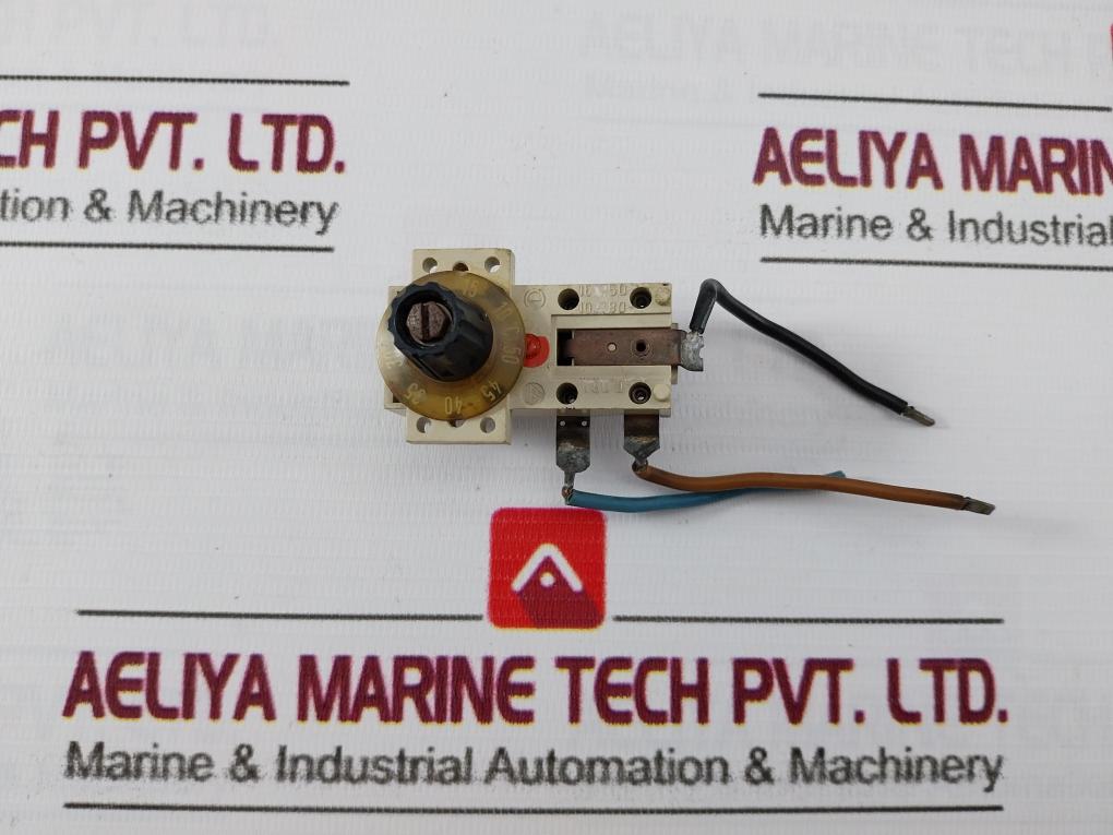 143171 Panel Mount Thermostat 16/250 10-50 C