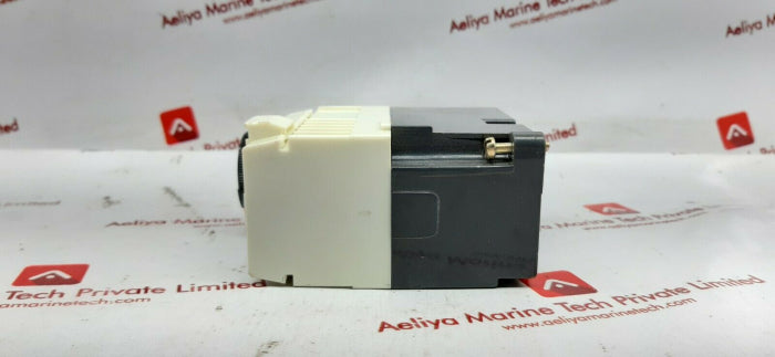 Telemecanique ca2-fr 141 200v50hz 208v60hz relay