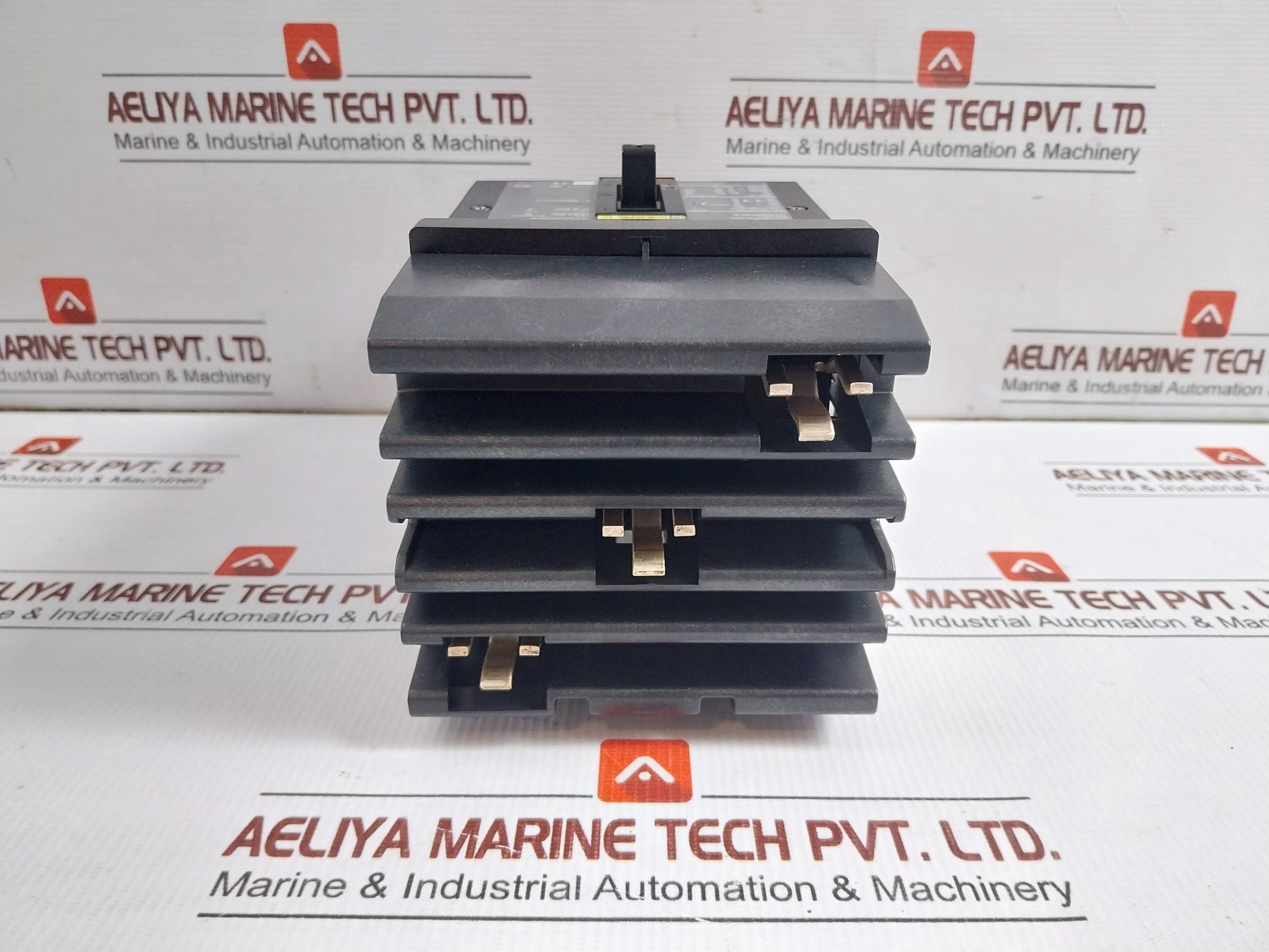 Hj060 3-pole Circuit Breaker Hja36015Ca 750V 15A Square D