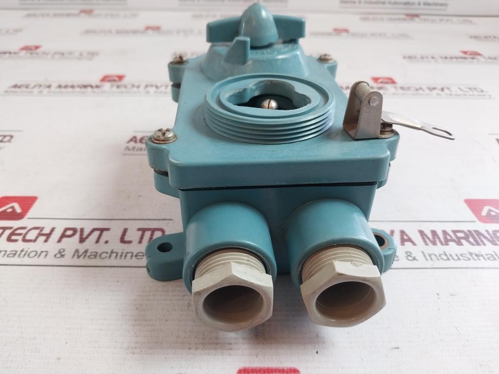 184372 Marine Socket With Switch 250V 10A Ip56